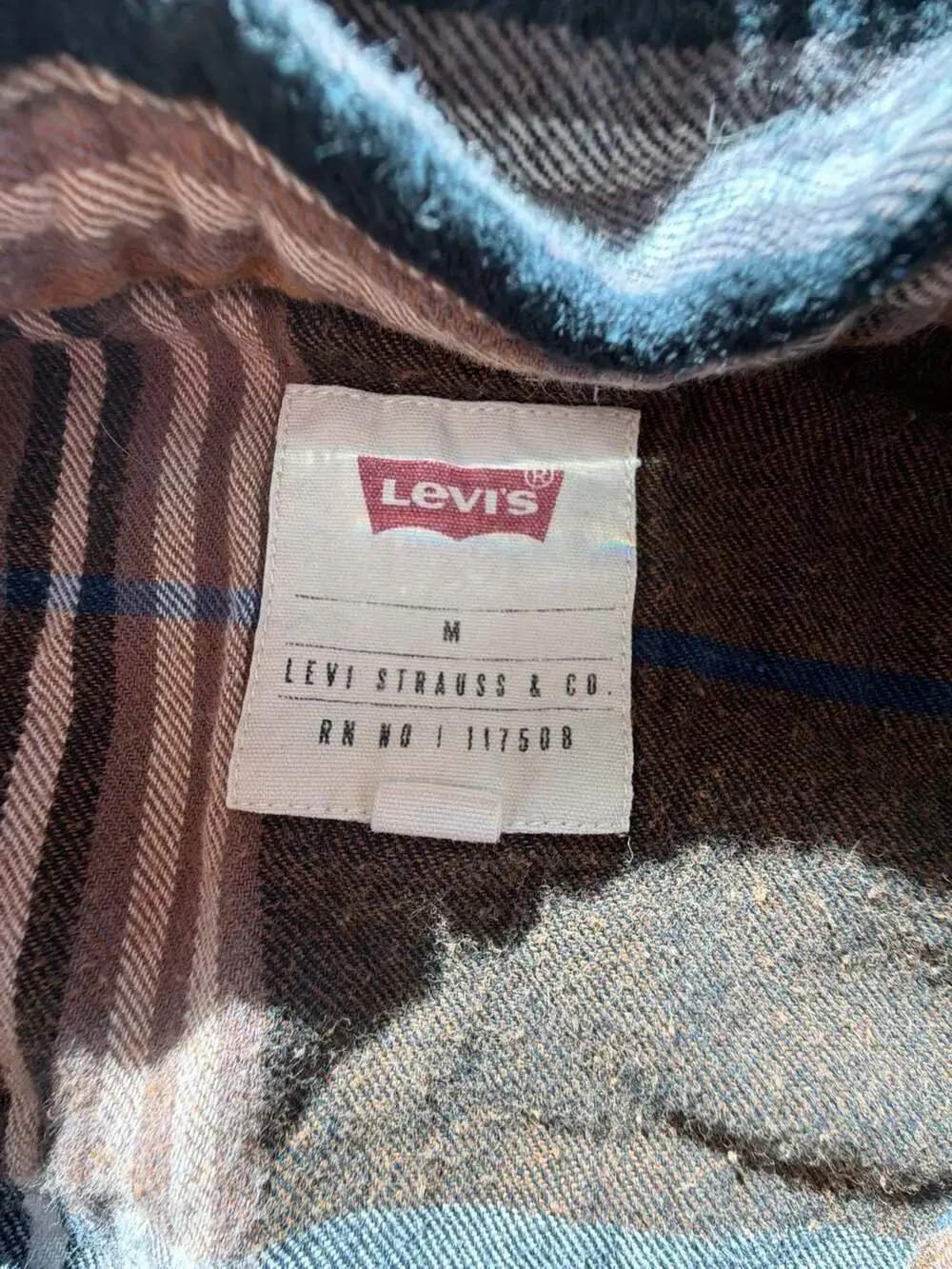 Levi's Men's Size M Brown Plaid Snap‎ Button Flannel Shirt